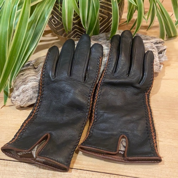 Danier leather driving gloves - Picture 1 of 6